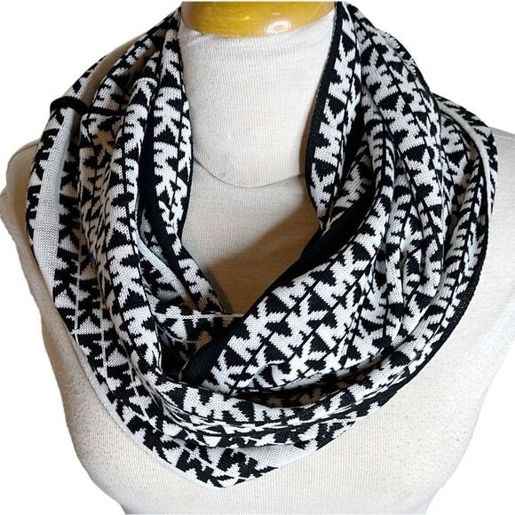 MICHAEL Michael Kors Signature Stripe Infinity Loop Scarf Black White One Size - Picture 1 of 5